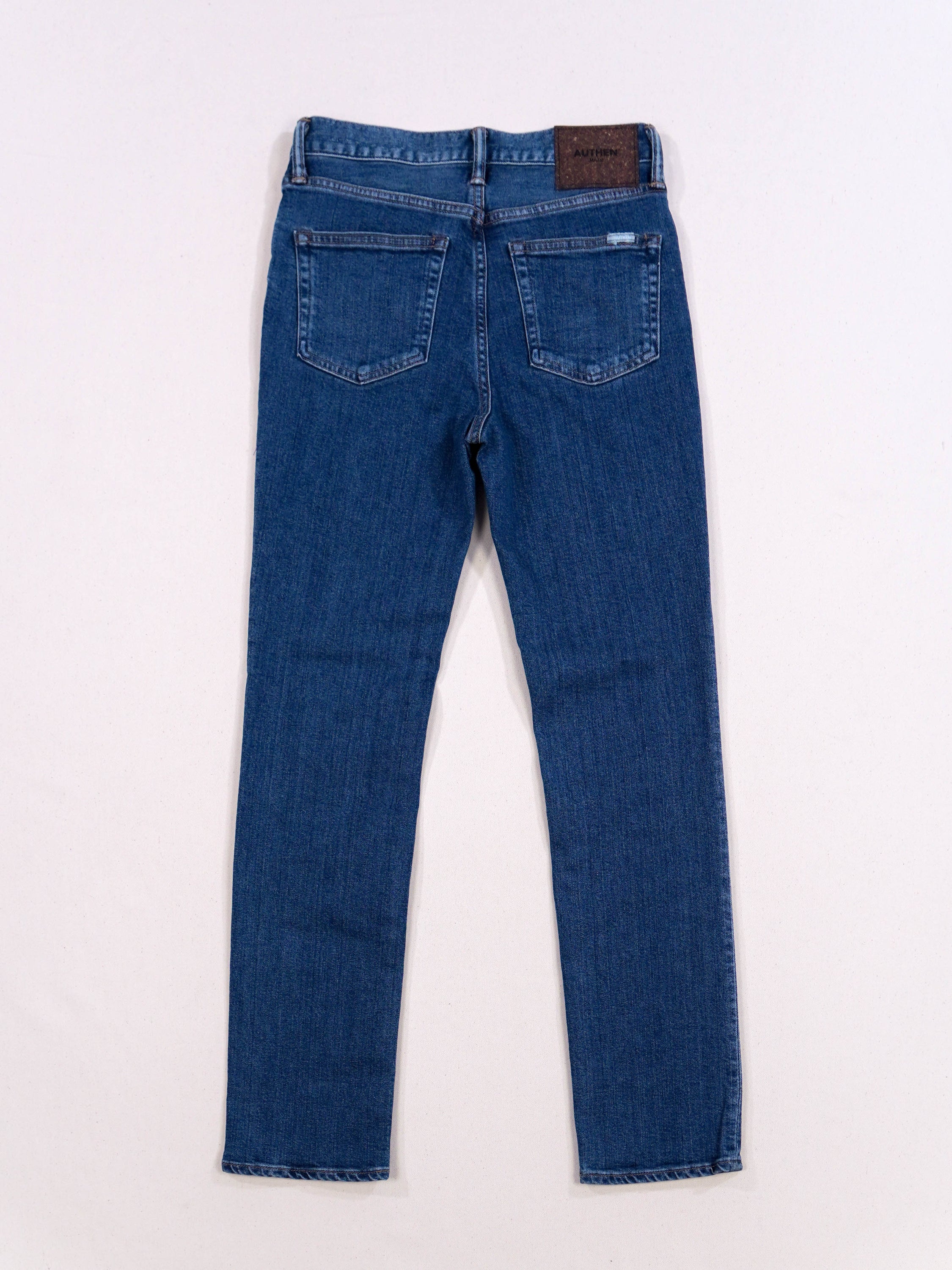 サーキュラーデニム スリムストレート