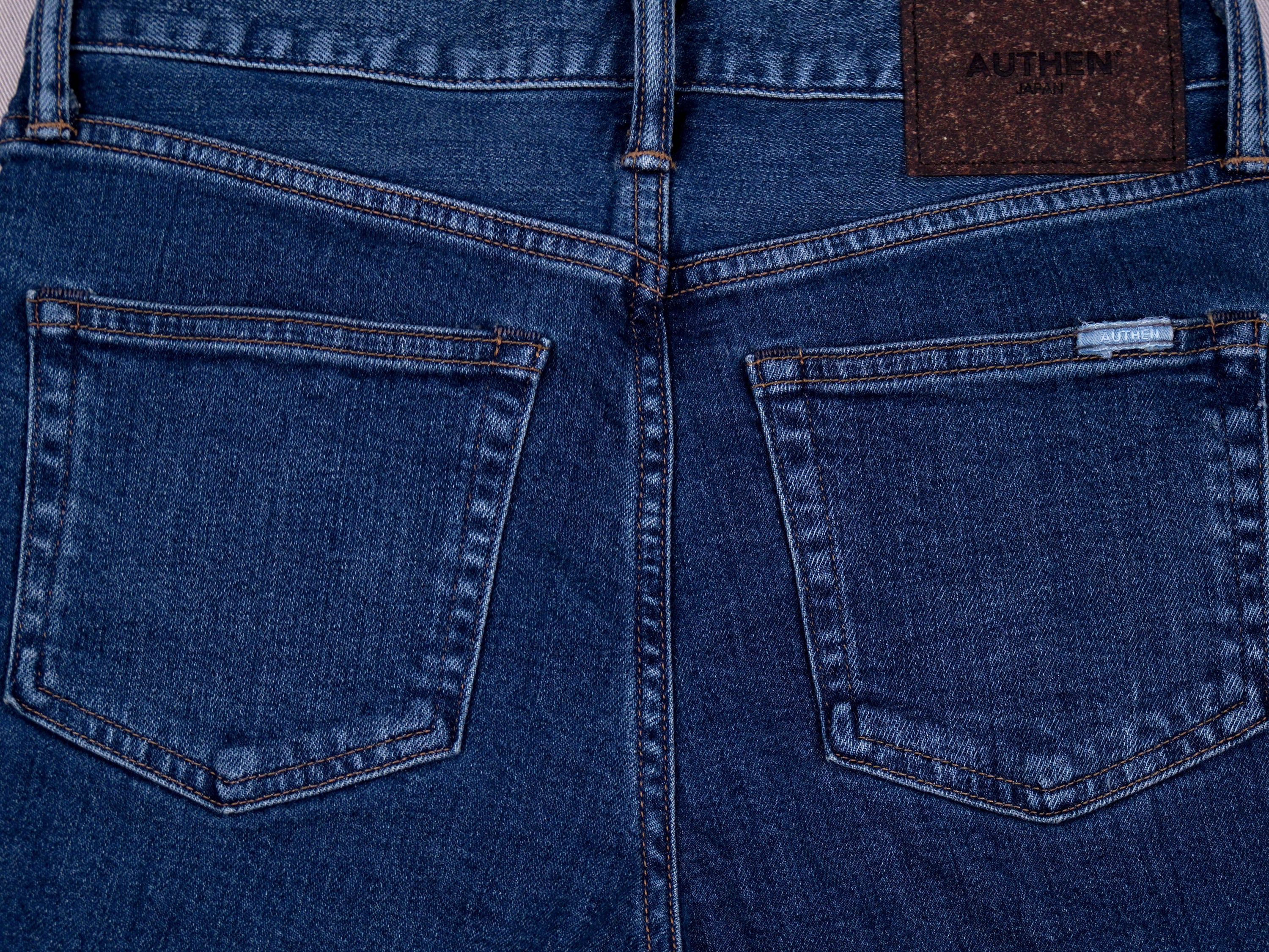 サーキュラーデニム スリムストレート