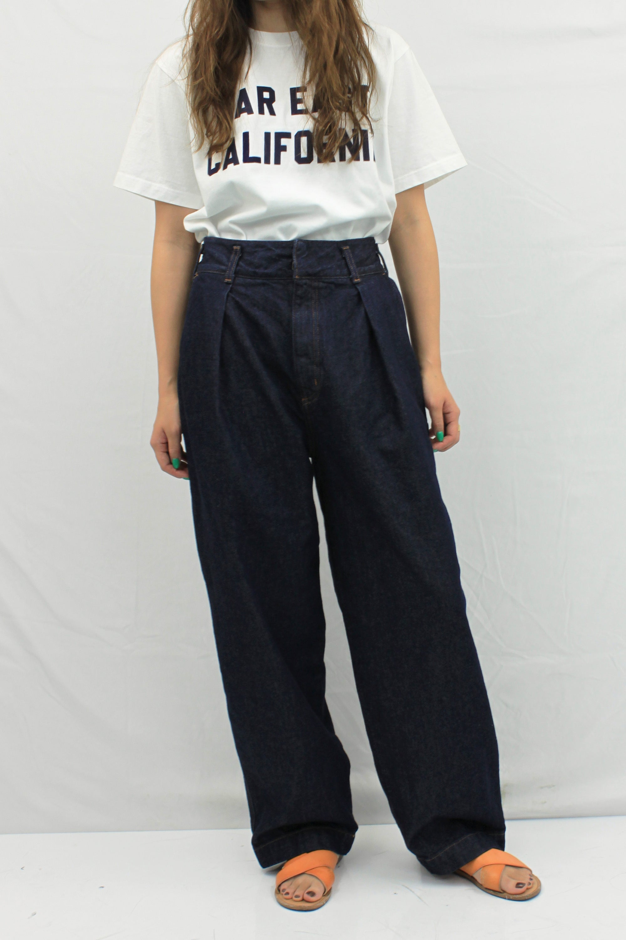 エッセンシャル タックワイドパンツ (WOMEN)