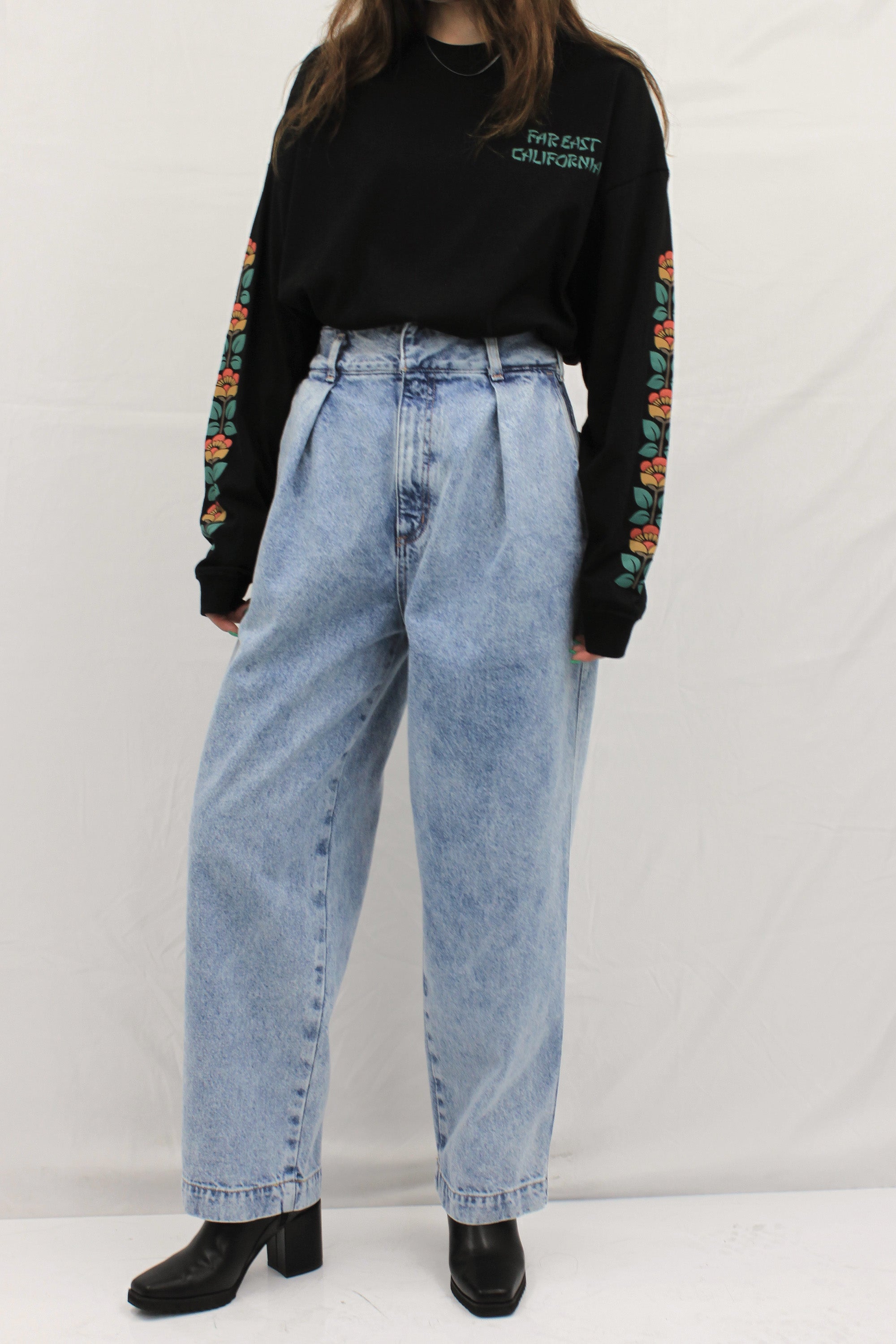 エッセンシャル タックワイドパンツ (WOMEN)