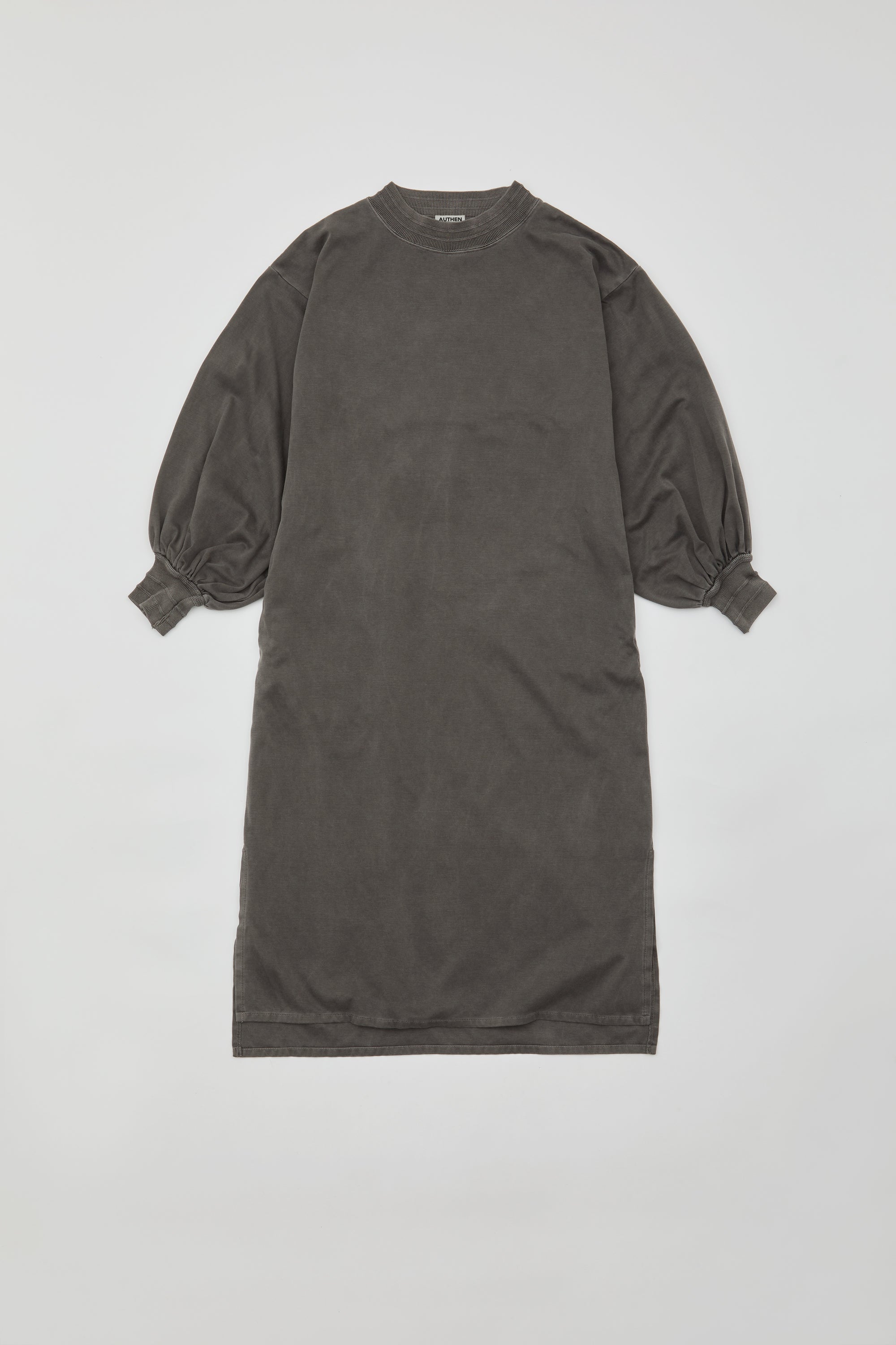 エッセンシャルドレス